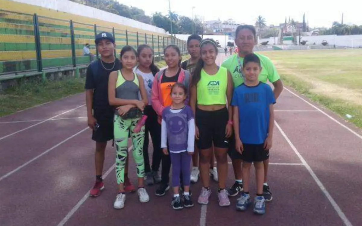 Deportista de todas las edades participan en las actividades