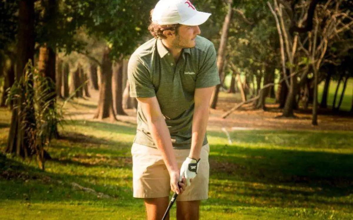 16- EN EL CLUB DE GOLF-