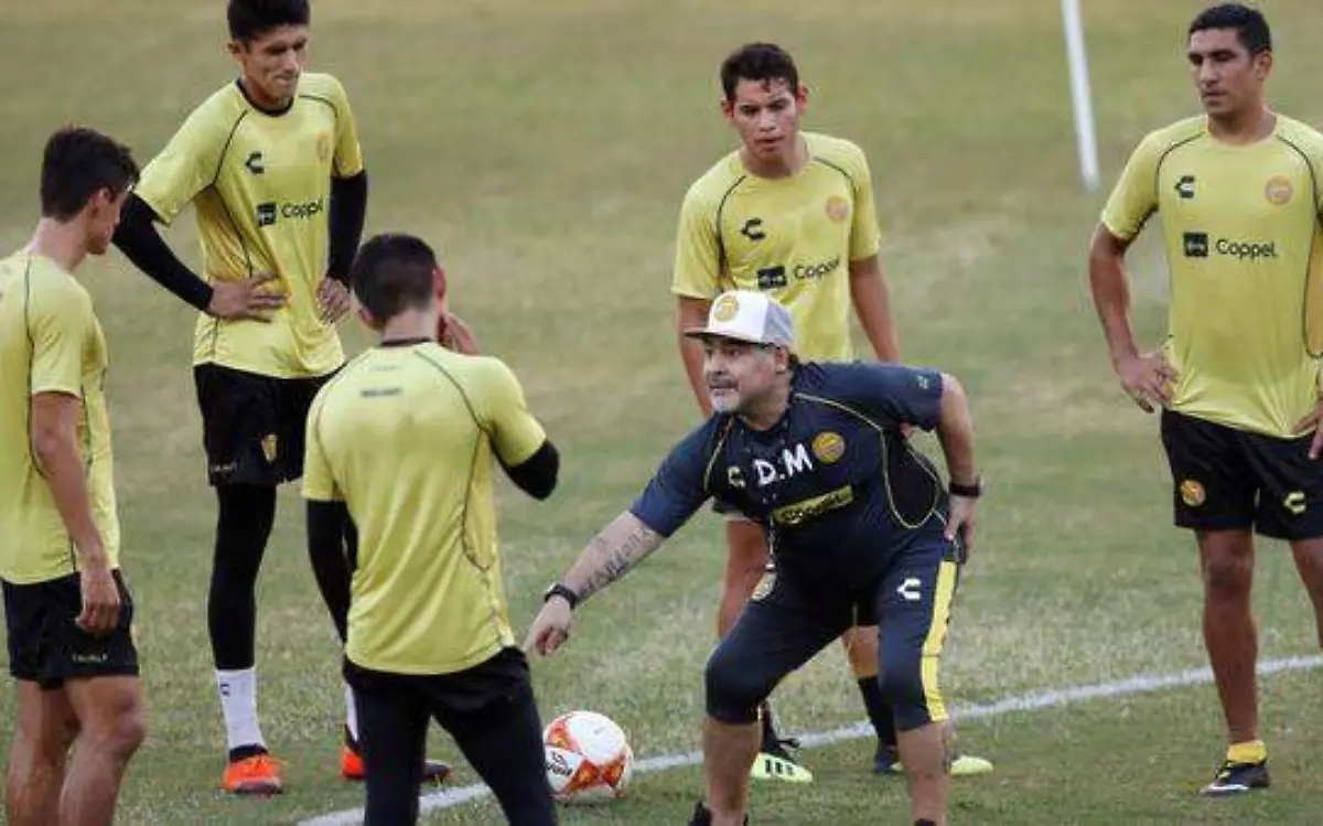 El equipo liderado por Diego Armando Maradona visitará la cancha del Agustín Coruco DíazARCHIVO