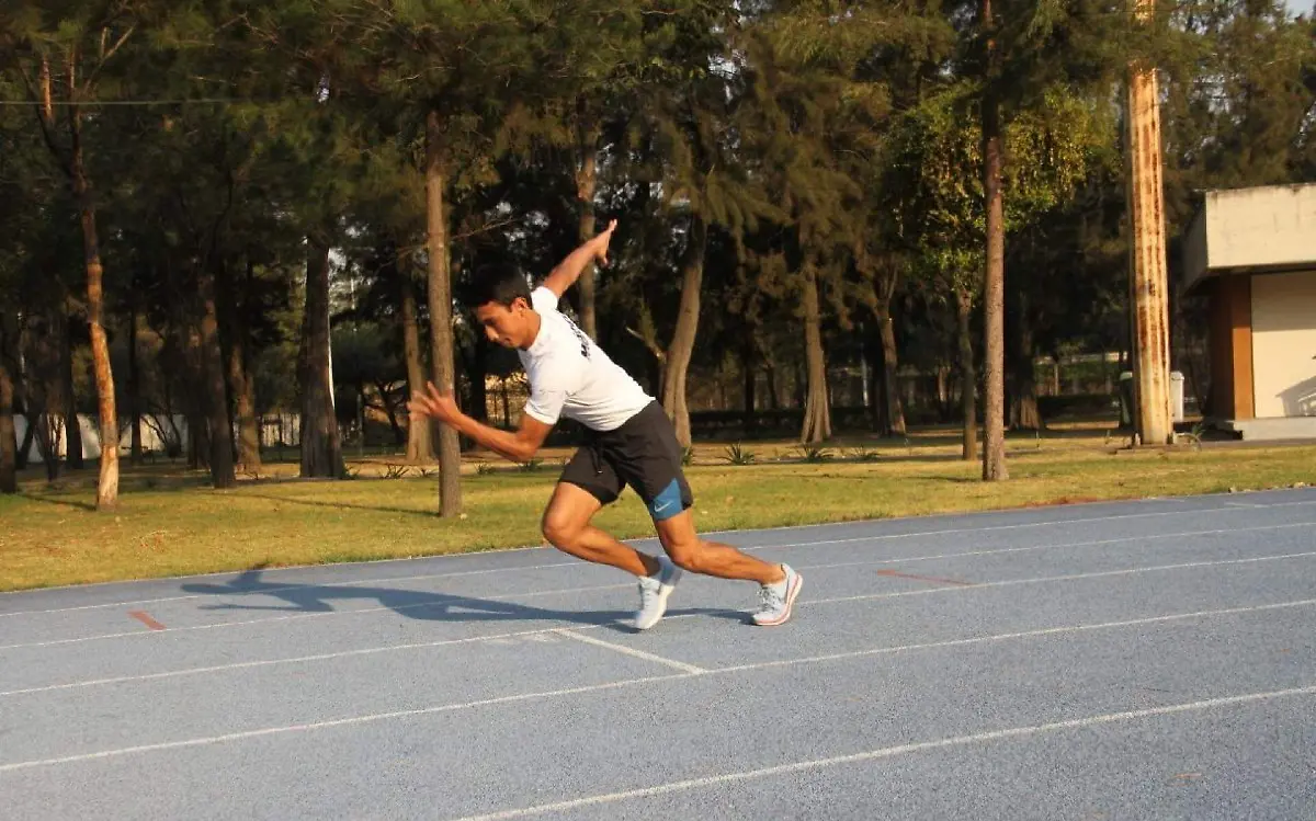 Avilés posee la marca mundial en la especialidad en los 400 metros