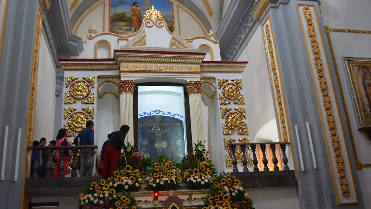 Agradeciendo al hermano.