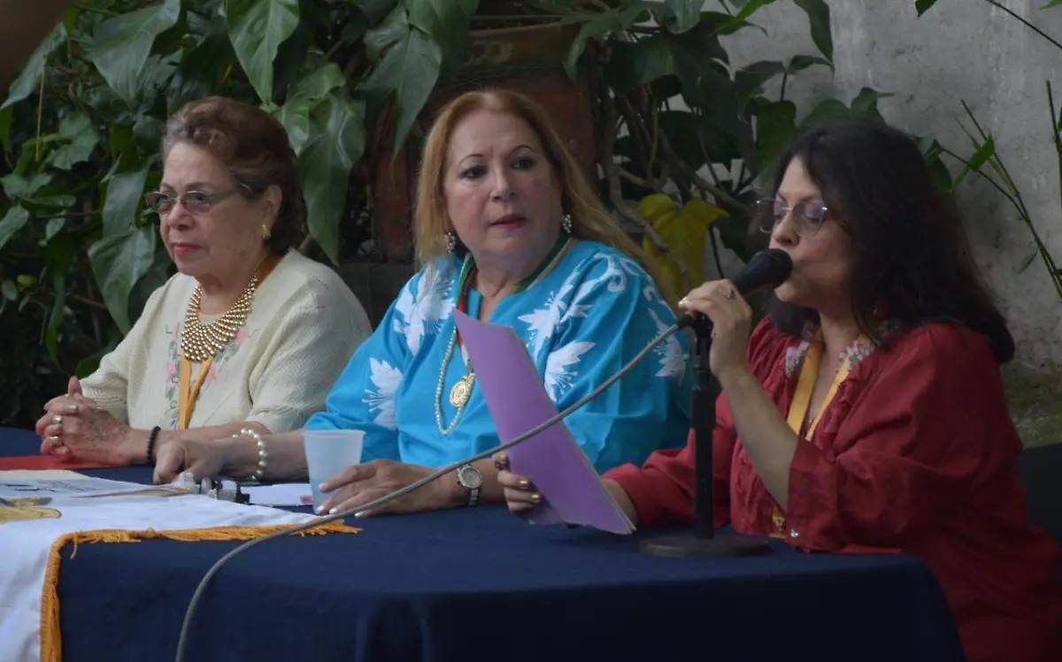 Los autores compartieron sus obras con los presentes