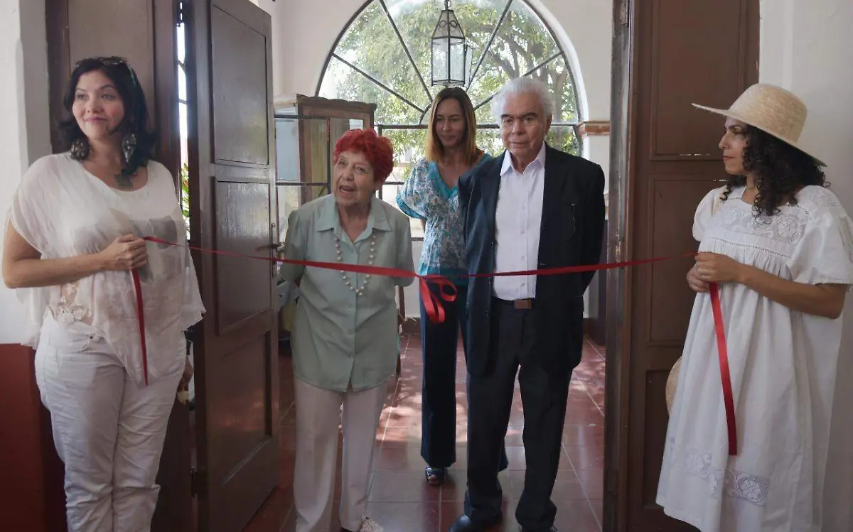 Durante el corte de listón