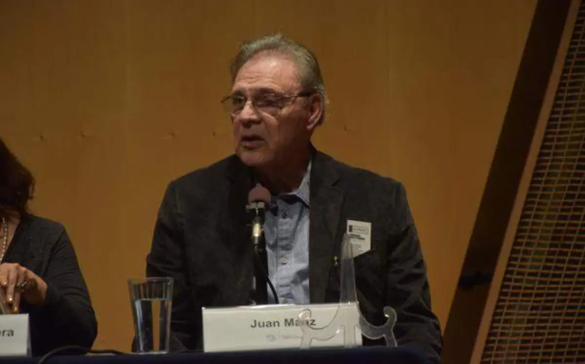 Juan Manz compartió algunos de los poemas- Maritza Cuevas