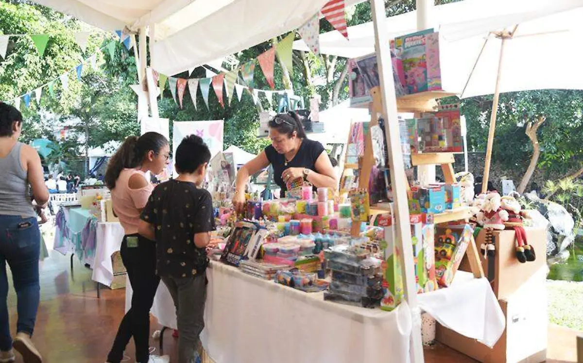 Los presentes encontraron una gran variedad de productos, artículos y servicios