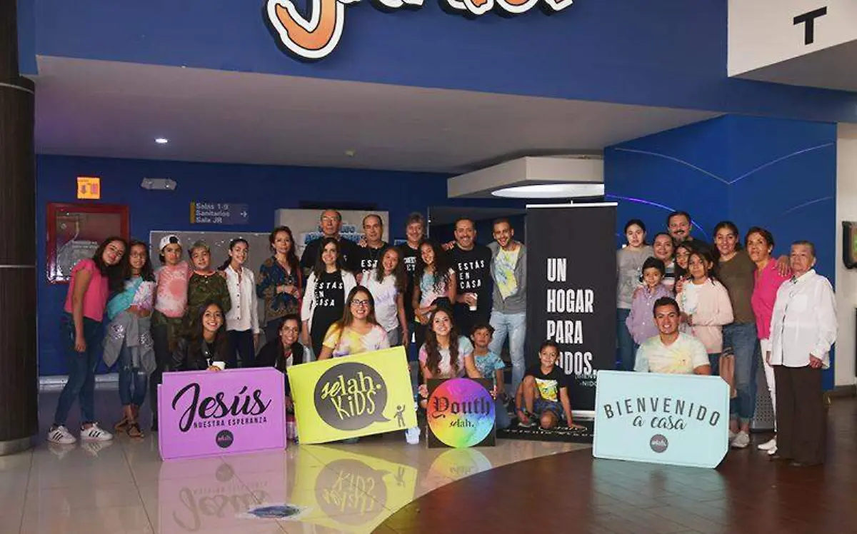 Niños, jóvenes y adultos se reunieron para disfrutar de esta películaMARITZA CUEVAS