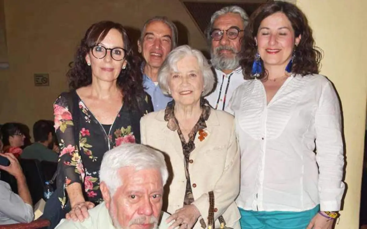 Alejandra Atala, el autor, Armando Santana, Marcela del Río Reyes, Braulio Hornedo y Carolina Moreno.