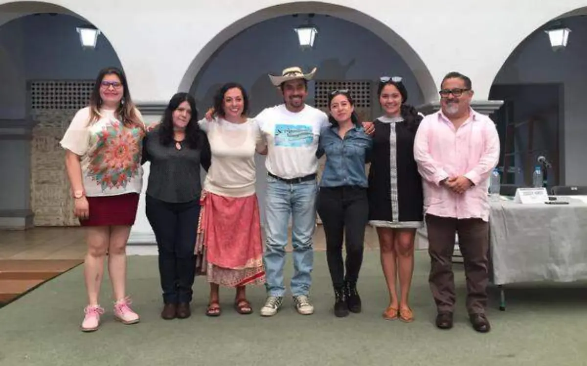 Patricia Torres, Maritza Cuevas, Jessica Rivera, Marco Tafolla, Lilián León, Lourdes Arce y Francisco López Foto Cortesía Cuarta Estación