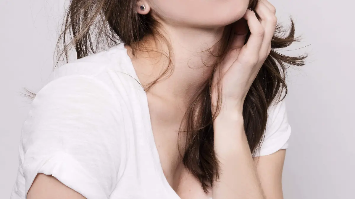 Andrea Verónica, desde pequeña es actriz, modelo, bailarina y cantante