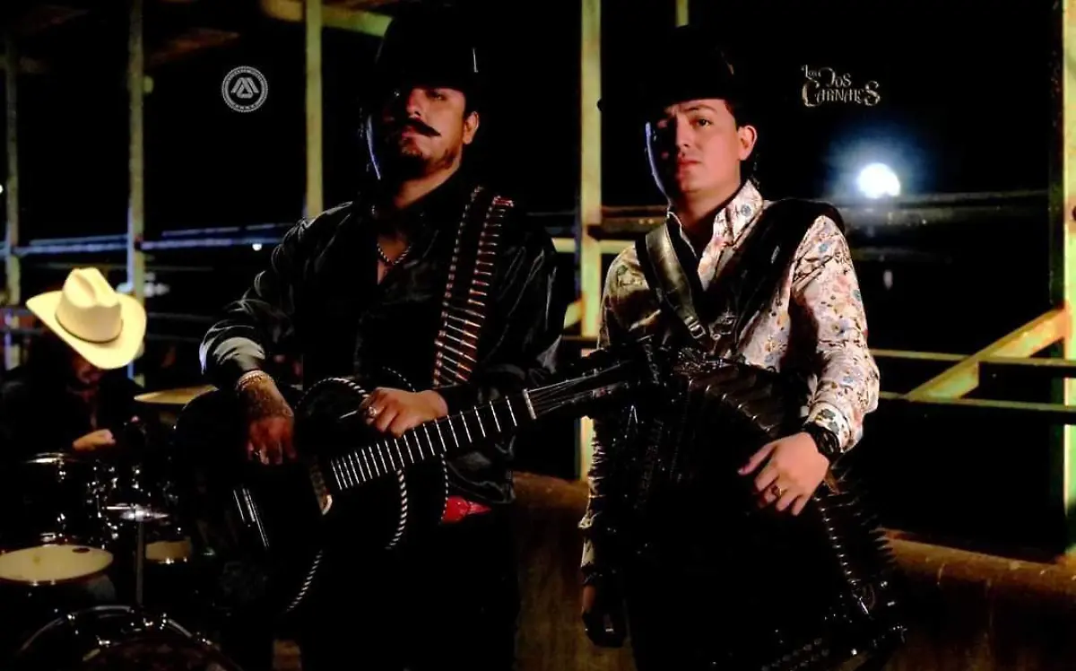 Los Dos Carnales (1)