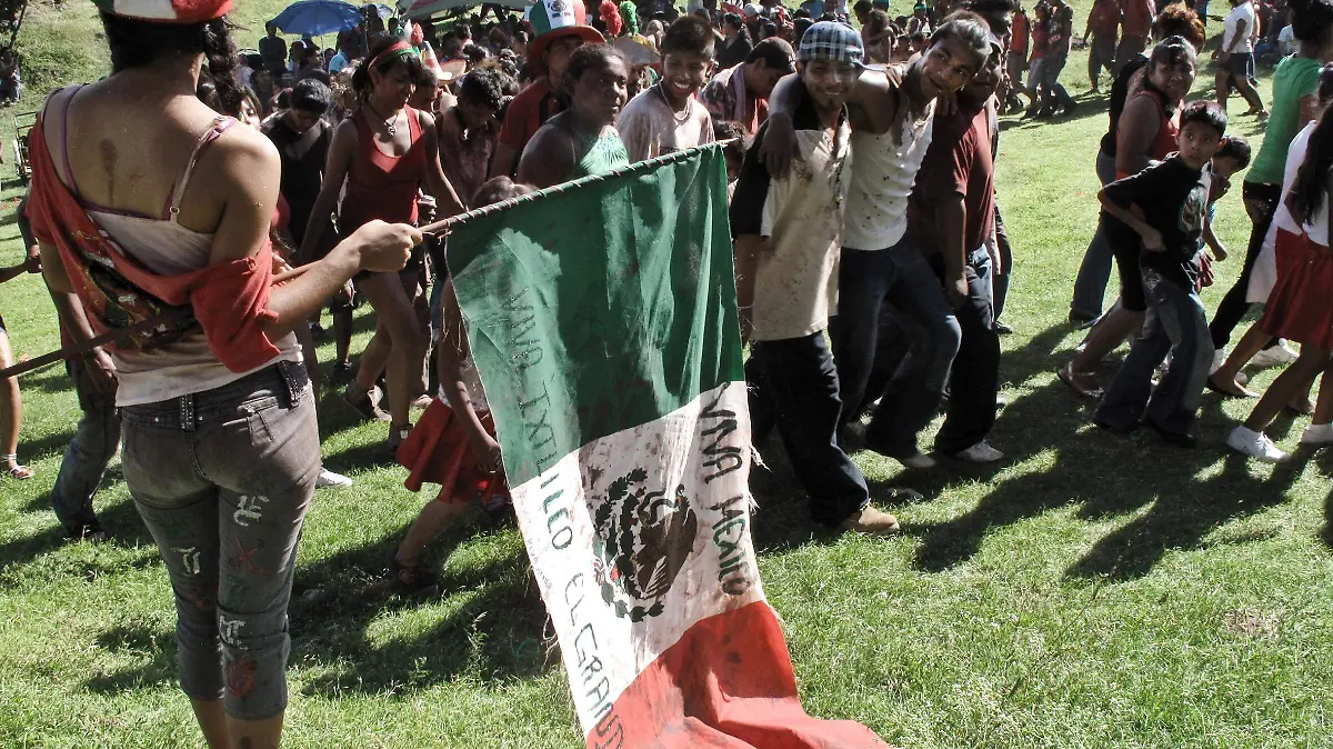 Rojo oriental y patriótico II