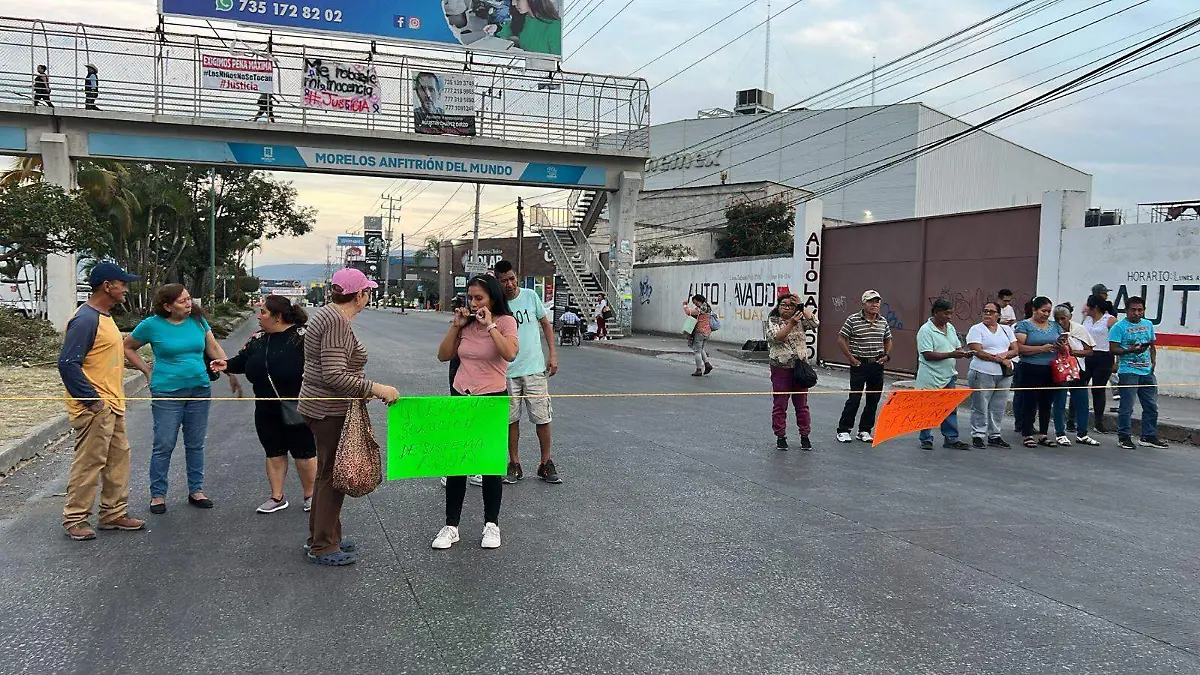 Protesta-Jiutepec-Vecinos-cierran-Cuauhnáhuac