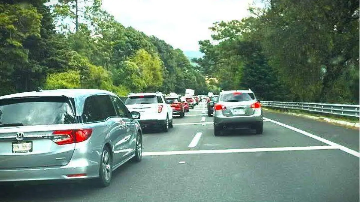 tráfico-cuernavaca-domingo-cortesia