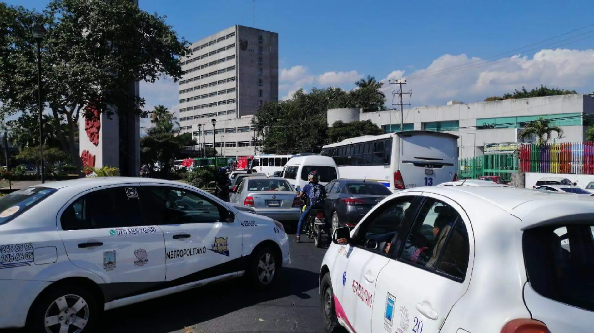 tráfico-cuernavaca-imss-manifestacion