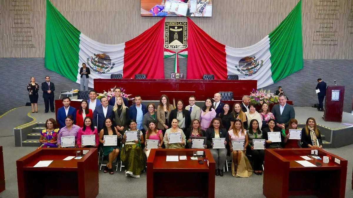 congreso-de-morelos-entrega-presea