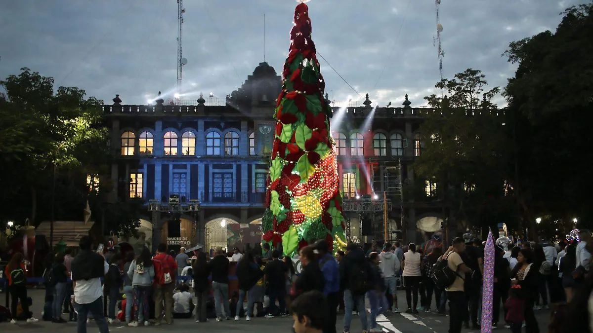 encendido-de-árbol-navideño-plaza-de-armas-4