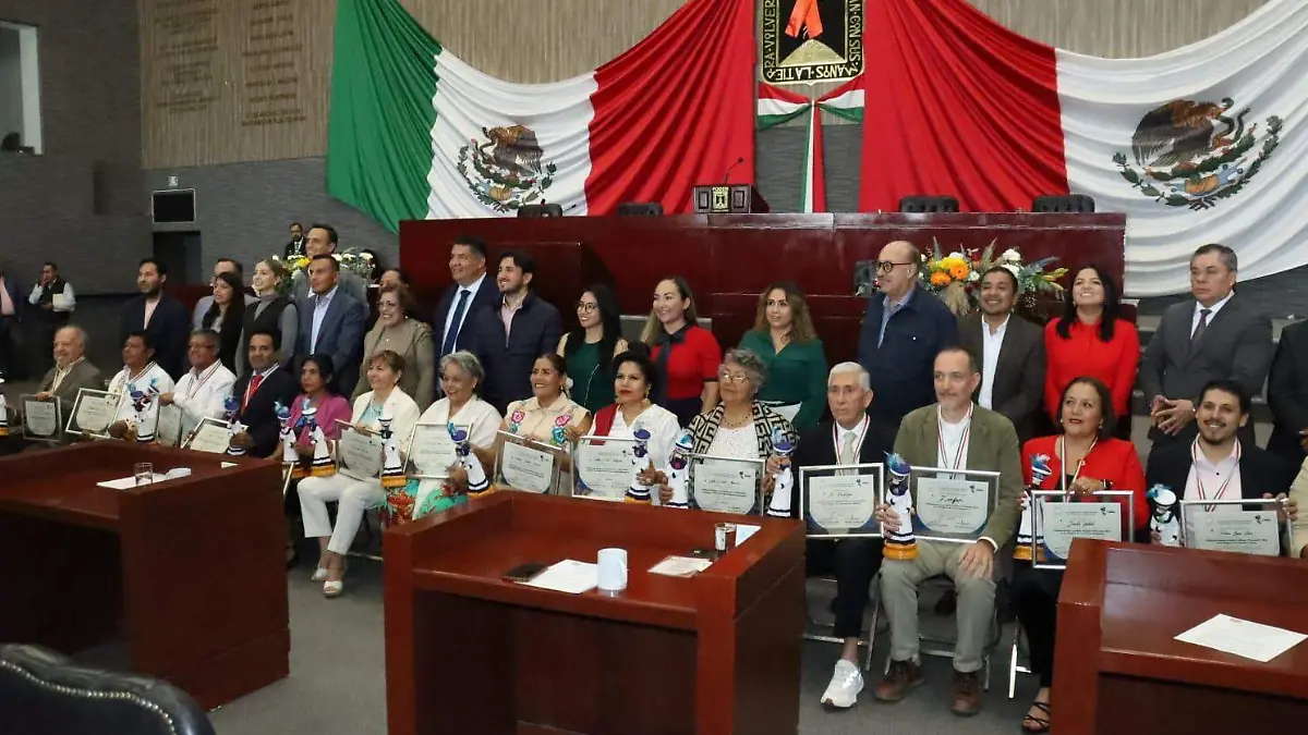 congreso-entrega-mérito-turístico