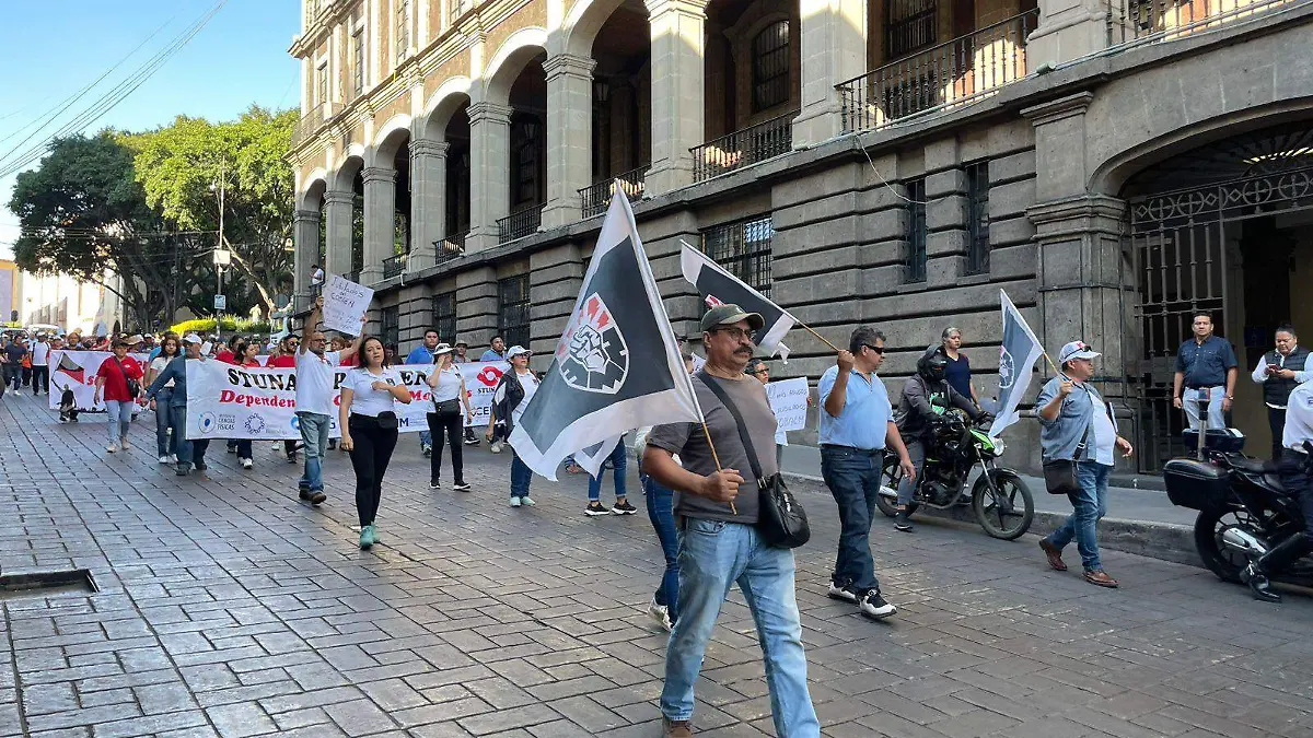 marcha-trabajadores-sindicalizados-en-morelso-1