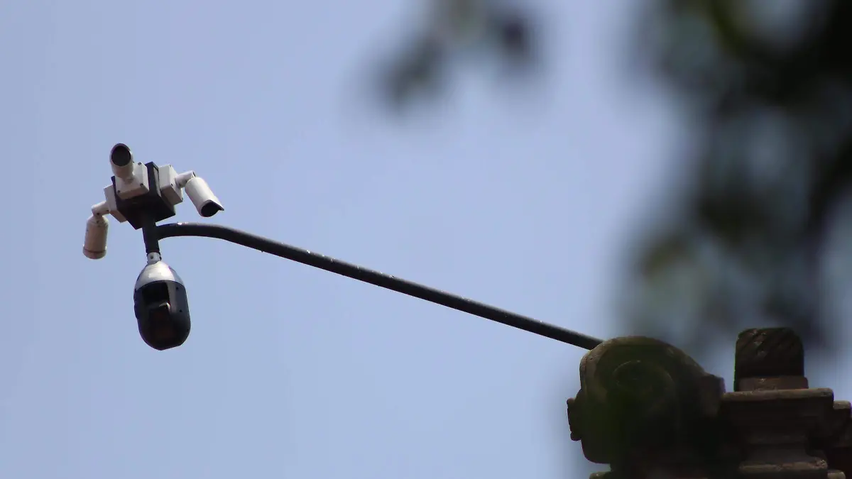 camaras-salud1-luis-flores