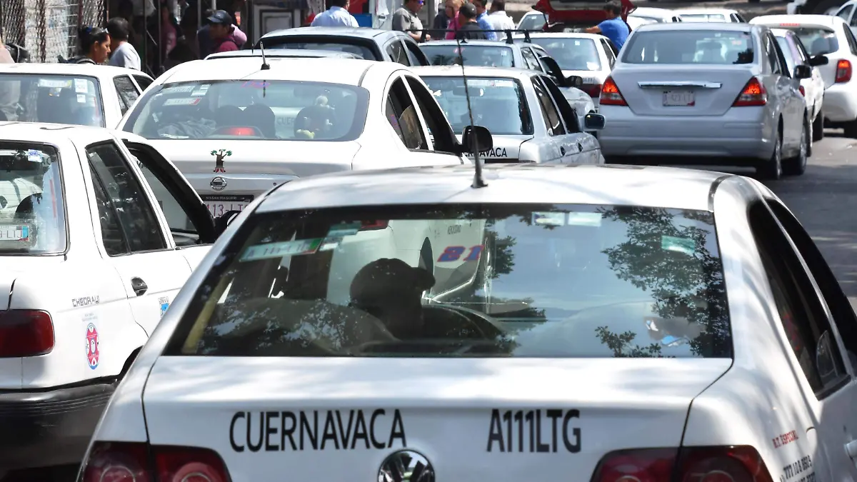 taxis circulan en calles de Cuernavaca-foto archivo Froylán Trujillo