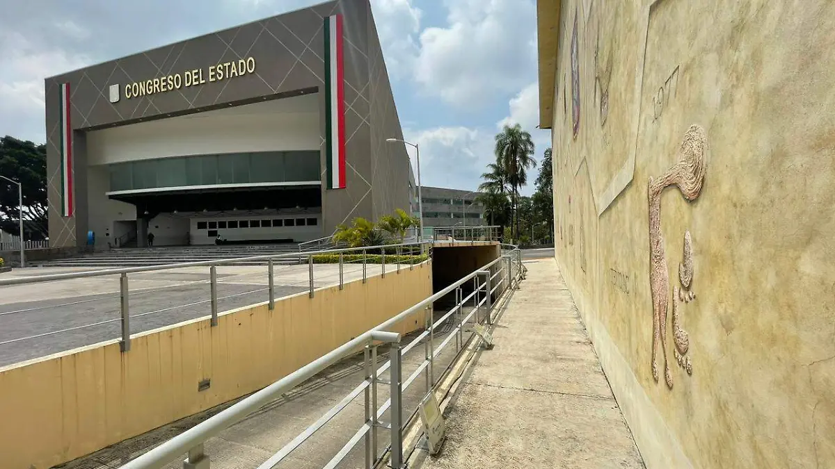 AGUS-F6J El pasado 19 de diciembre la Secretaria de Finanzas del Congreso Local cumplió con el depósito de la primer parte del aguinaldo a trabajadores sindicalizados (1)