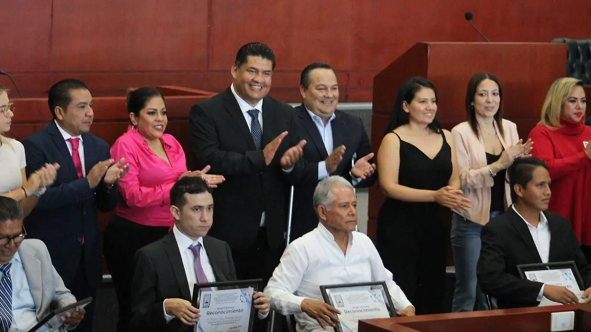 AGUS-F6J Piso parejo  y derechos políticos para personas de grupos vulnerables  (8)