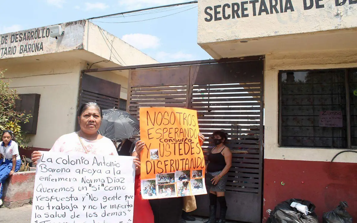protesta-centro-de-salud-antonio-barona