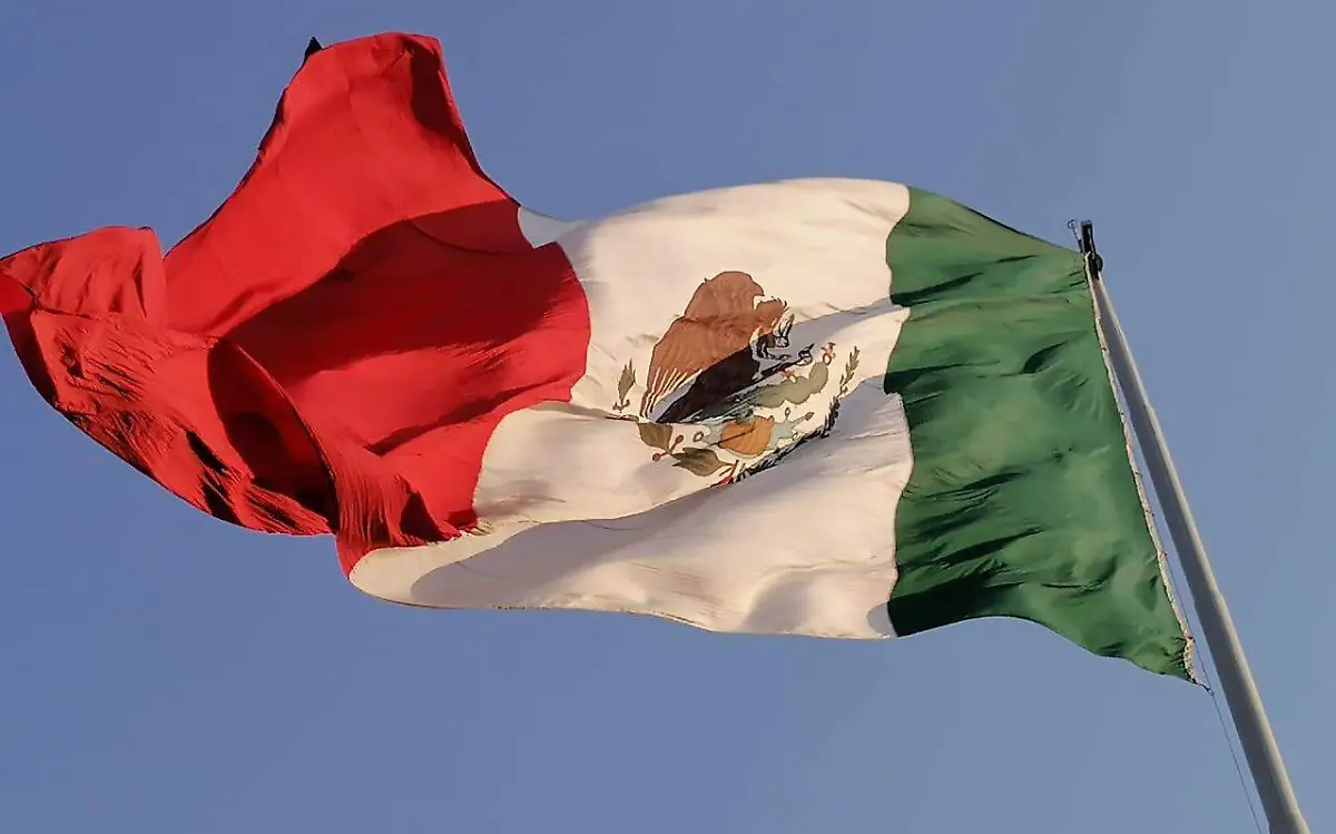 izamiento-de-bandera-archivo