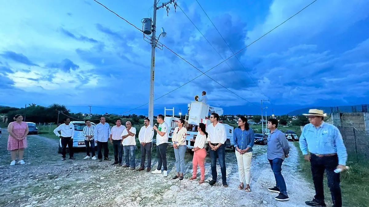 inaugura-ayuntamiento-de-jojutla-alumbrado-publico