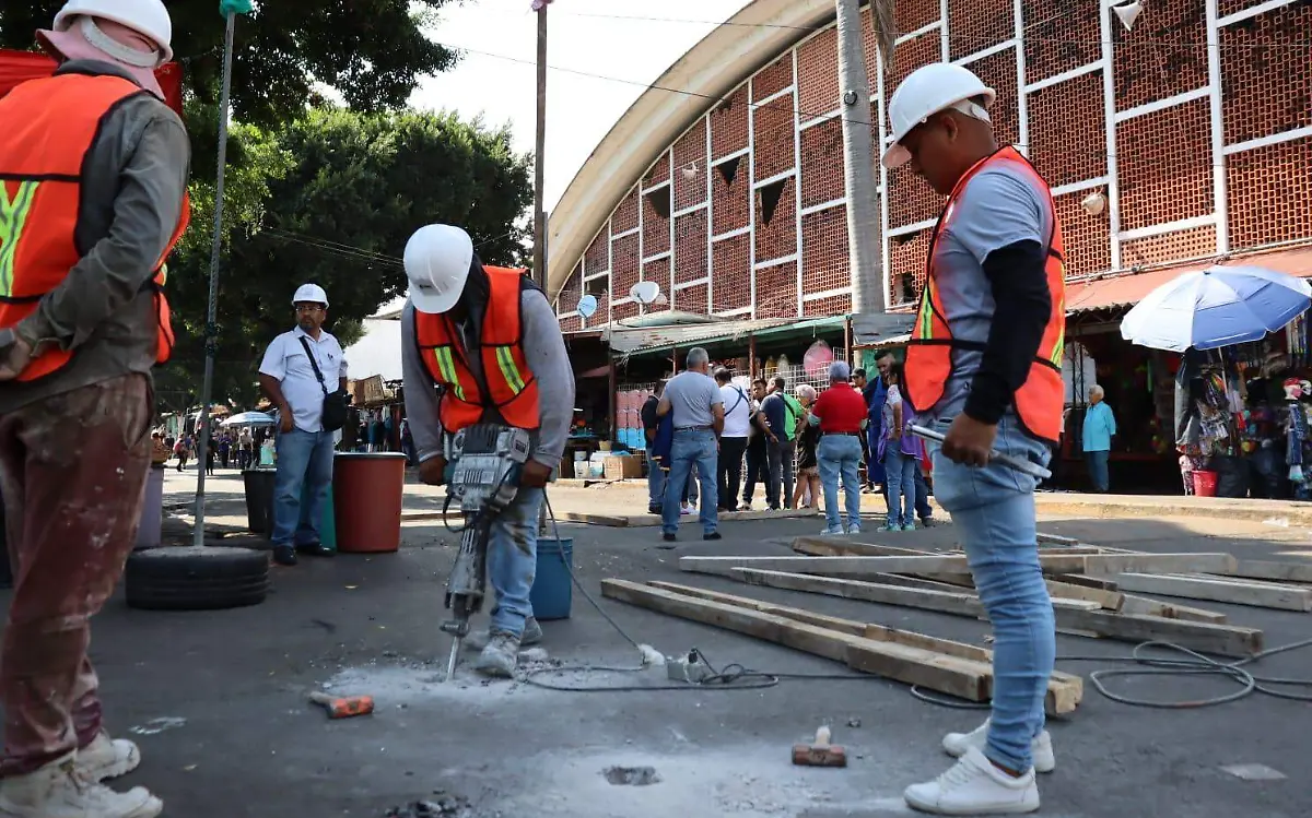 comienzan-trabajos-de-restauración-en-el-mercado-adolfo-lopez-mateos