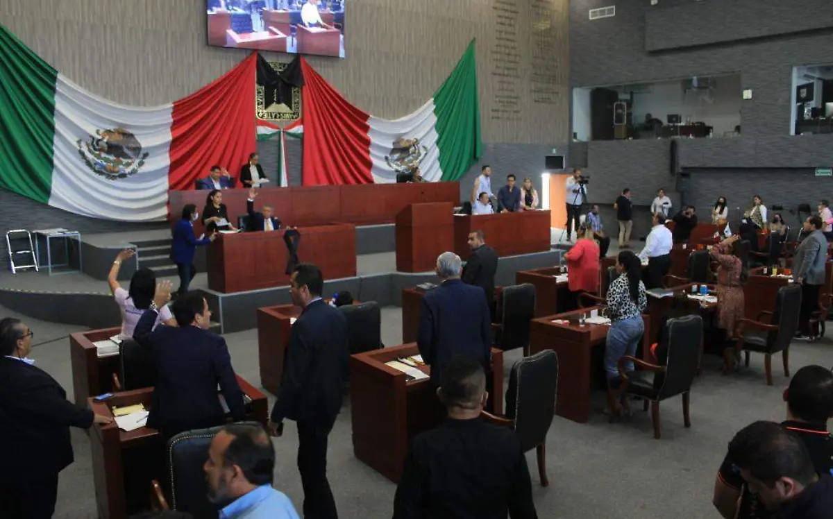 AGUS-F6J Ejecutivo Estatal al presupuesto  aprobado y  agregó que no es secreto que no están de acuerdo  con el retiro de la cláusula da libre transferencia (1)