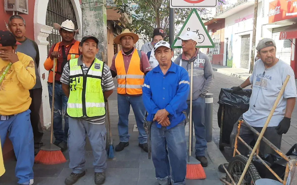 personal-de-limpia-vigila-las-calles-en-jojutla