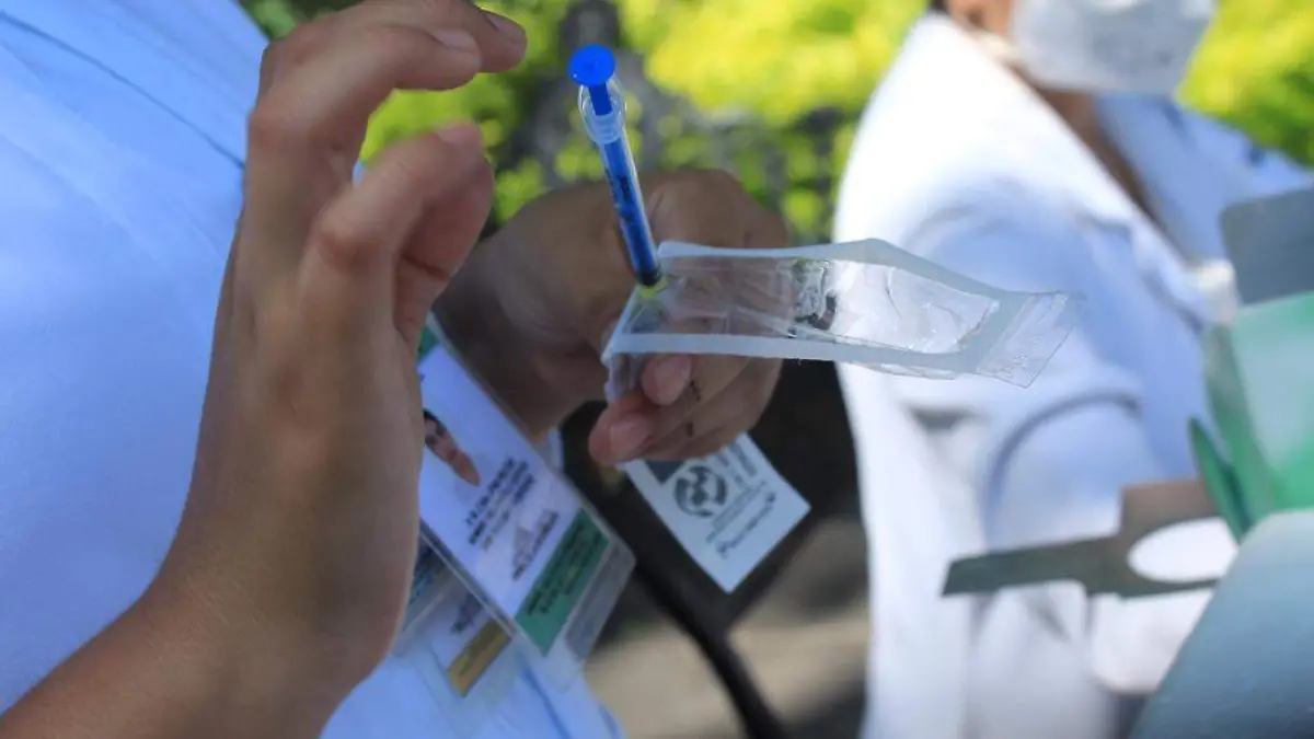 AGUS-F7K Más de 4 mil personas se vacunaron contra influenza este fin de semana (1)