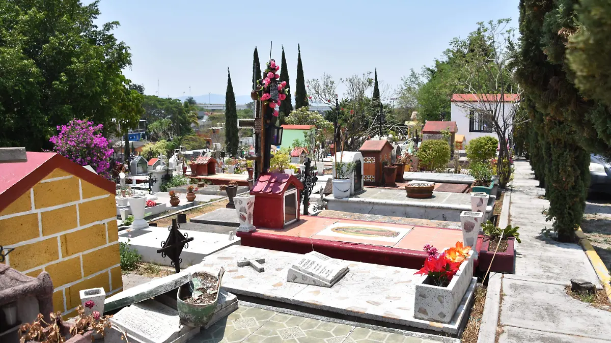 panteones-de-cuernavaca-froylán