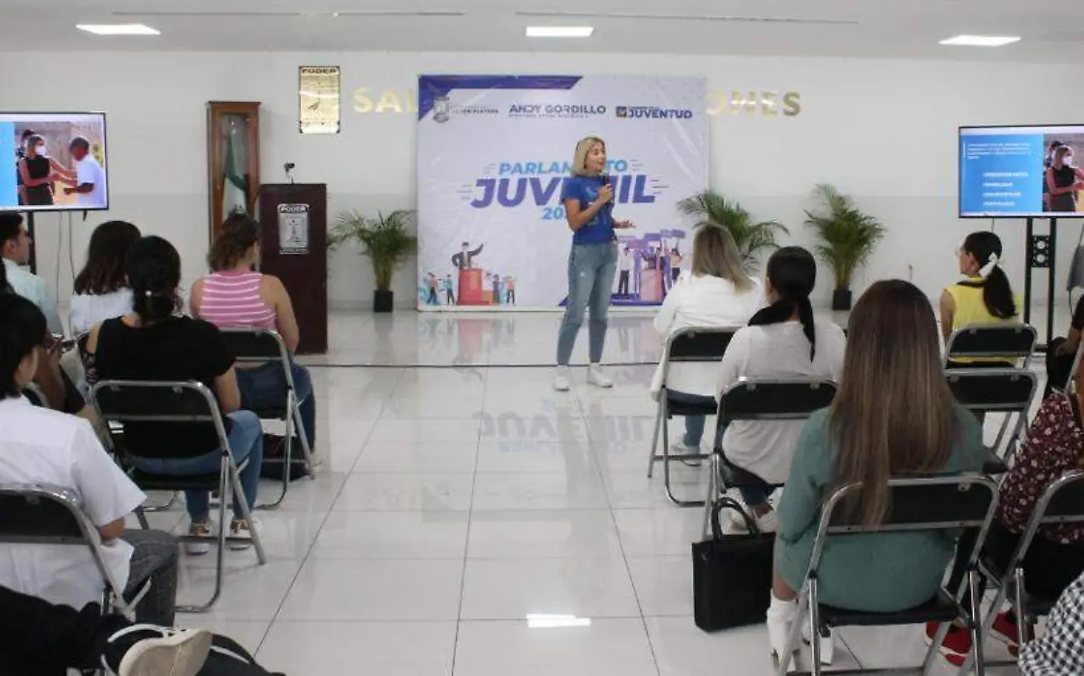 inició-el-parlamento-juvenil-2023-foto-agus(7)