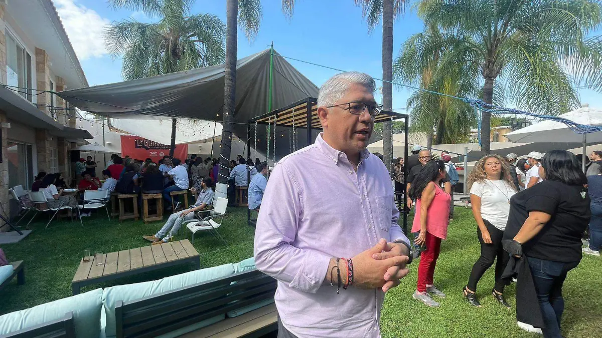 julio-cesar-solis-valeria