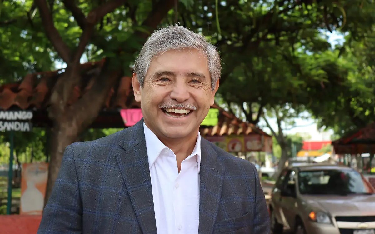 uriostegui-salgado-edil-de-cuernavaca-sonriente-luis