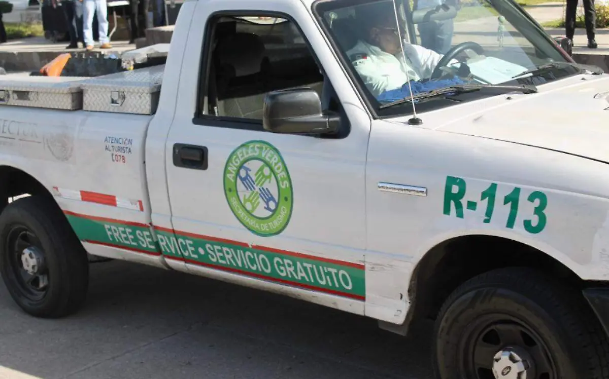 vehiculo-de-la-institucion-angeles-verdes-agus