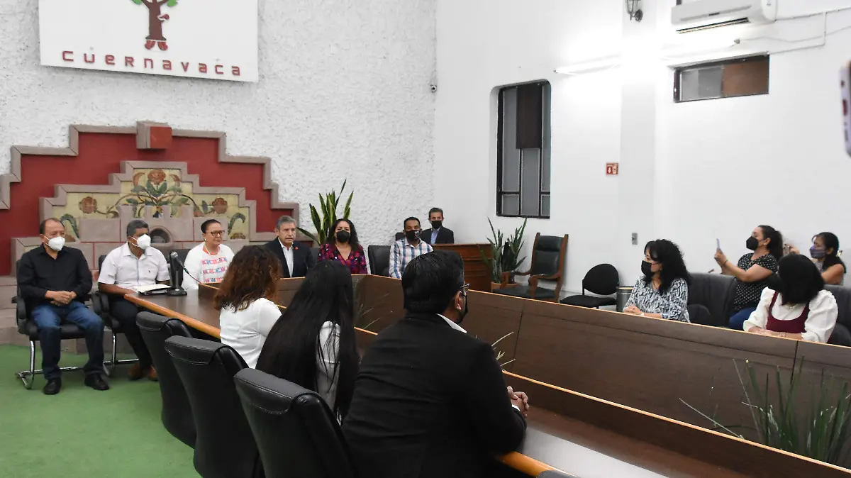 aumentan-sueldo-a-burocratas-froylan