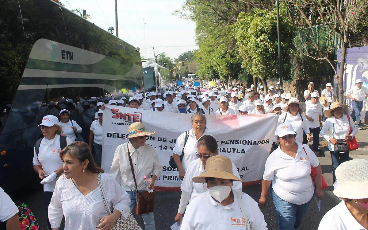 marcha-trabajadores-snte