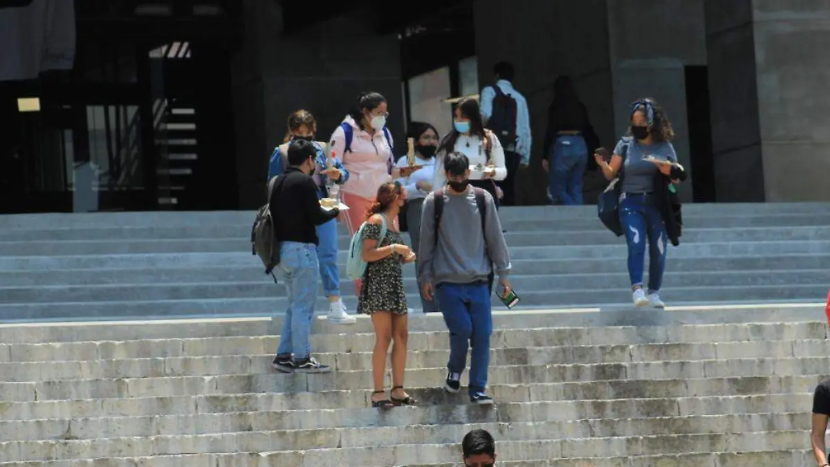 AGUS-F3V Rafael Rueda Moncalián, presidente de la Red Nacional del Consejo Ciudadano alertó que los jóvenes recién egresados de la universidad suelen ser víctimas de fraude. (4)