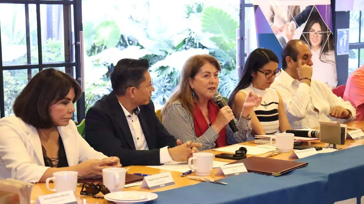 margarita-gonzales-saravia-se-reune-con-empresarios