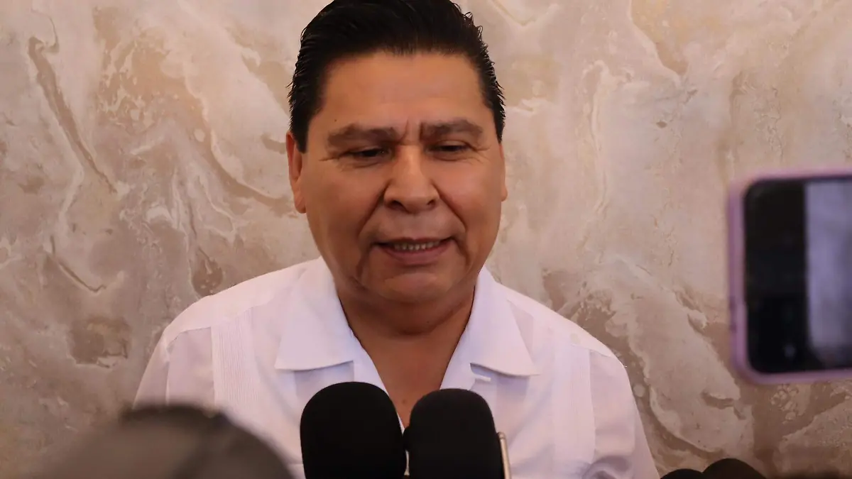 cipriano-decreto2-luis-flores