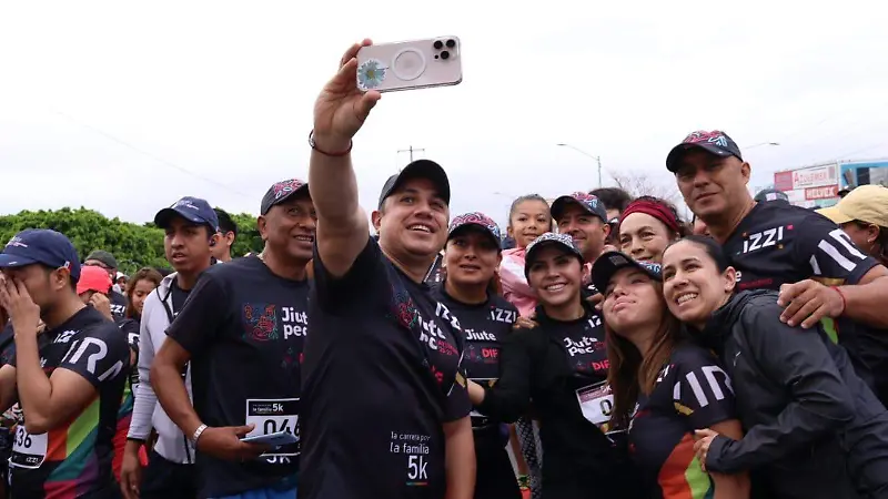 Alcalde-Jiutepec-Convivencia-Carrera-Luis-Flores