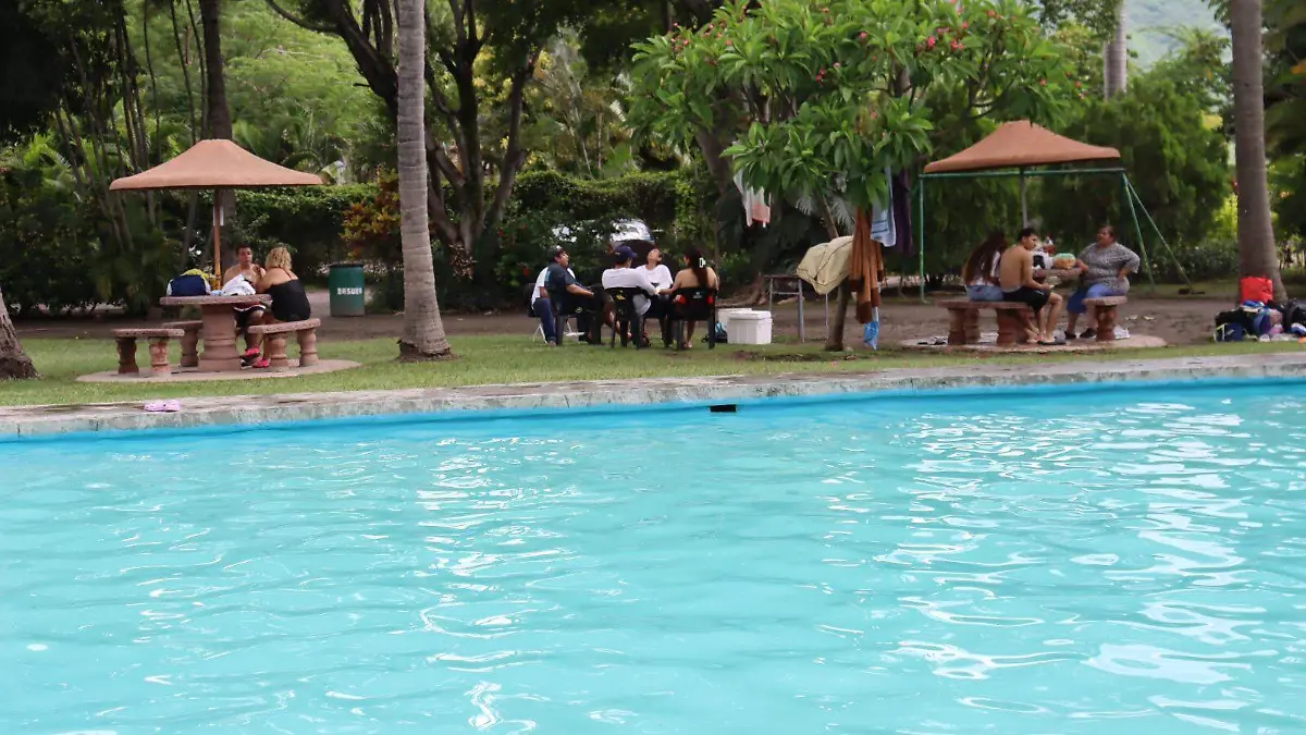 Tlaltizapán-balneario-Santa Isabel-Gente