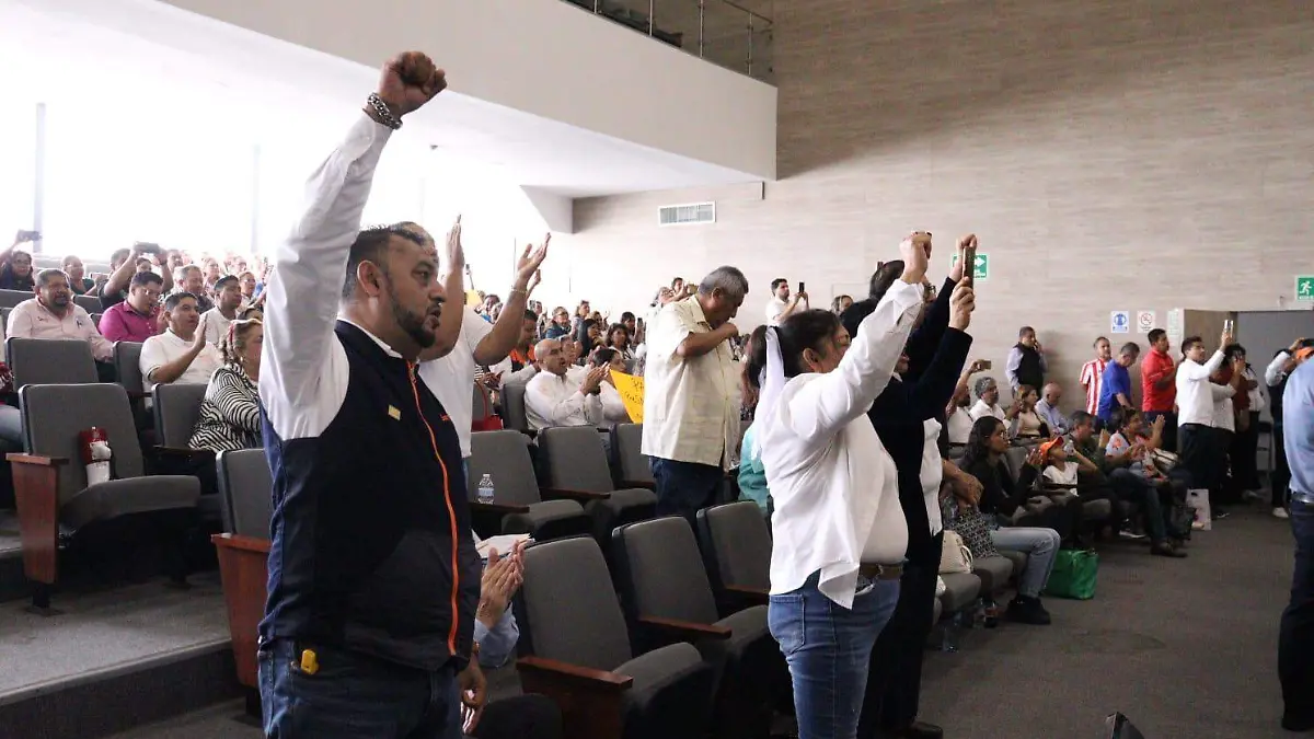 Docentes de Morelos celebran aprobación de Ley Protem