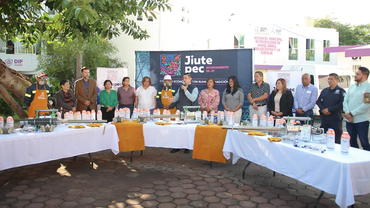 Jiutepec entrega equipos contra el dengue