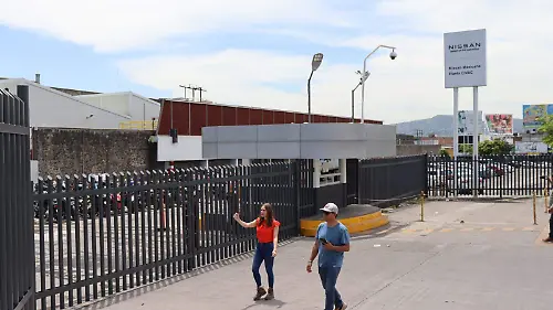 nissan-gobierno1-luis-flores