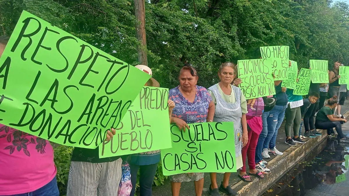 Vecinos-Temixco-Protesta-Escuela