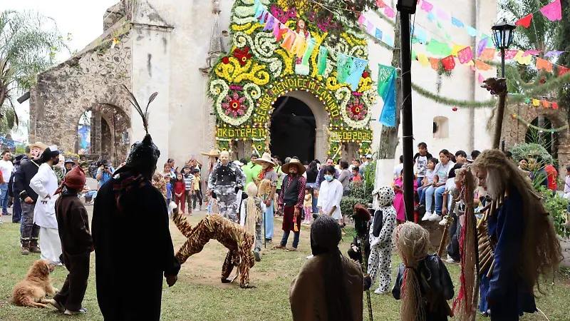 Danza-tecuanes-divino-salvador